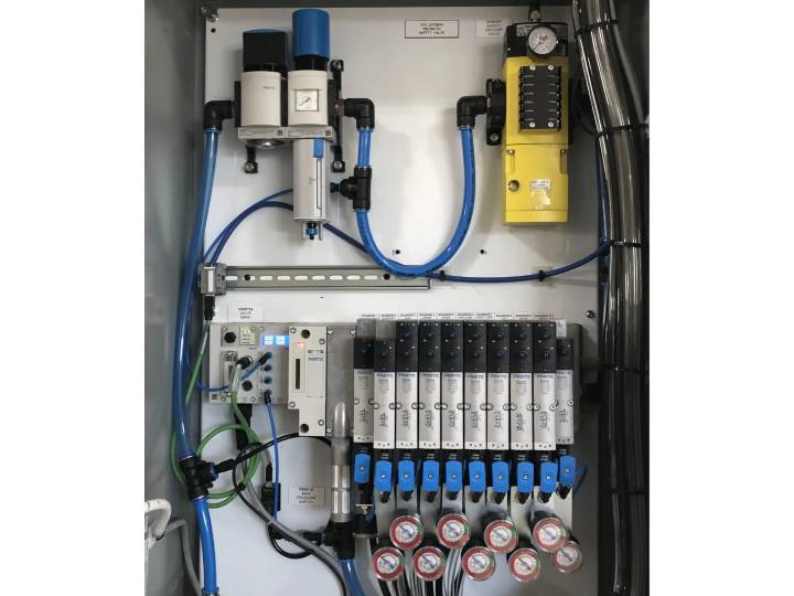 Hydraulic Controls Image 2